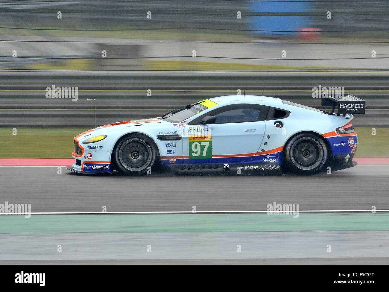 1. November 2015 - Shanghai, Vereinigtes Peoples Republic Of China - N - 97 ASTON MARTIN RACING Königreich. Aston Martin Vantage V8. Reifen Michelin, Treiber DARREN TURNER (GBR) und JONATHAN ADAM (GBR). Während den 6 Stunden von Shanghai in Shanghai International Circuit. © Marcio Machado/ZUMA Draht/Alamy Live-Nachrichten Stockfoto