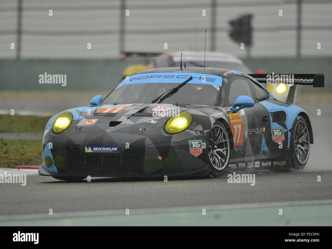 1. November 2015 - Shanghai, Volksrepublik China - N - 77 DEMPSEY - PROTON RACING Deutschland. Reifen Michelin, Fahrer PATRICK DEMPSEY (USA), PATRICK LONG (USA) und MARCO SEEFRIED (DEU). Während den 6 Stunden von Shanghai in Shanghai International Circuit. © Marcio Machado/ZUMA Draht/Alamy Live-Nachrichten Stockfoto