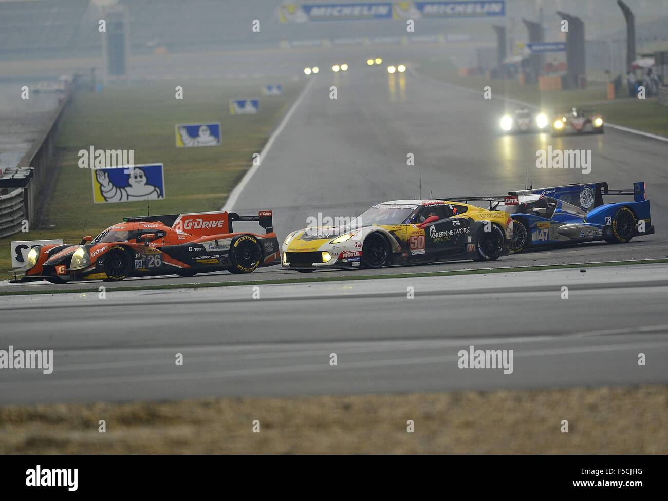 1. November 2015 - Shanghai, Volksrepublik China - N - 50 LARBRE Konkurrenz Frankreichs. Chevrolet Corvette C7. Reifen Michelin, Fahrern GIANLUCA RODA (ITA), PAOLO RUBERTI (ITA) und NICOLAI SYLVEST (DNK). Während den 6 Stunden von Shanghai in Shanghai International Circuit. © Marcio Machado/ZUMA Draht/Alamy Live-Nachrichten Stockfoto