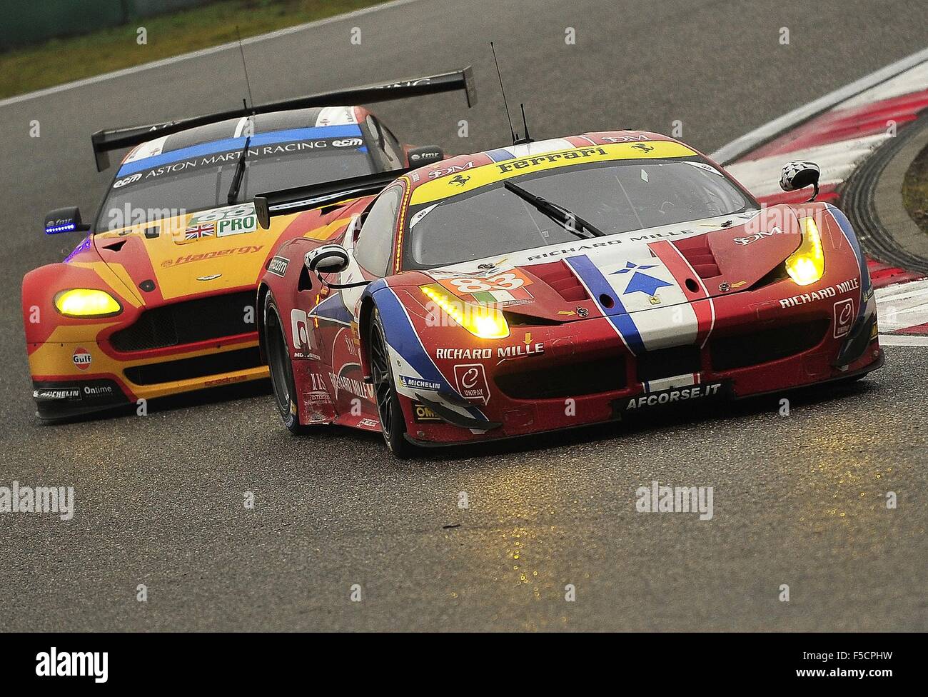 1. November 2015 - Shanghai, Volksrepublik China - N - 83 AF CORSE Italien. Ferrari F458 Italia. Reifen Michelin, Fahrer FRAN'' šOIS PERRODO (FRA), EMMANUEL COLLARD (FRA) und RUI AGUAS (PRT). Während den 6 Stunden von Shanghai in Shanghai International Circuit. © Marcio Machado/ZUMA Draht/Alamy Live-Nachrichten Stockfoto