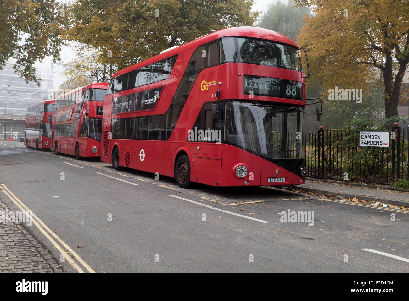 London neuen roten Routemaster-Busse an einem Stand in Camden Town Stockfoto