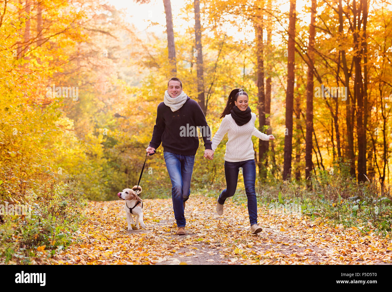 Schönes paar in der Natur Stockfoto