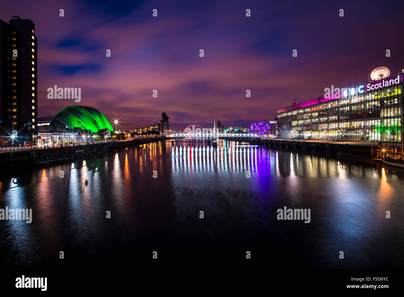 Fluss Clyde in der Nacht mit Gürteltier, BBC Schottland Stockfoto
