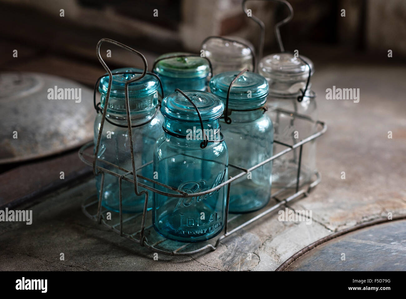 Antike Konserve Gläser am Caterbury Shaker Village, New Hampshire, USA Stockfoto