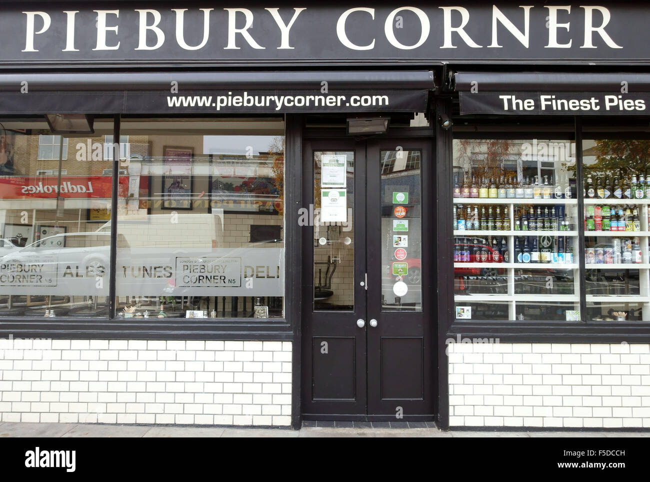 Piebury Pie und Maische Tante-Emma-Laden, Holloway Road, London Stockfoto