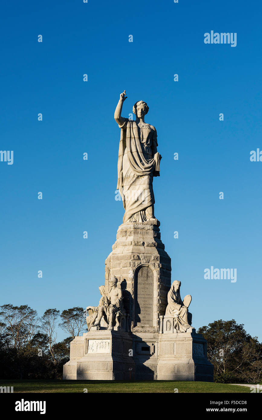Das Nationaldenkmal der Vorfahren, früher bekannt als die Pilgrim Monument erinnert an die Mayflower Pilger, Plymouth, Stockfoto