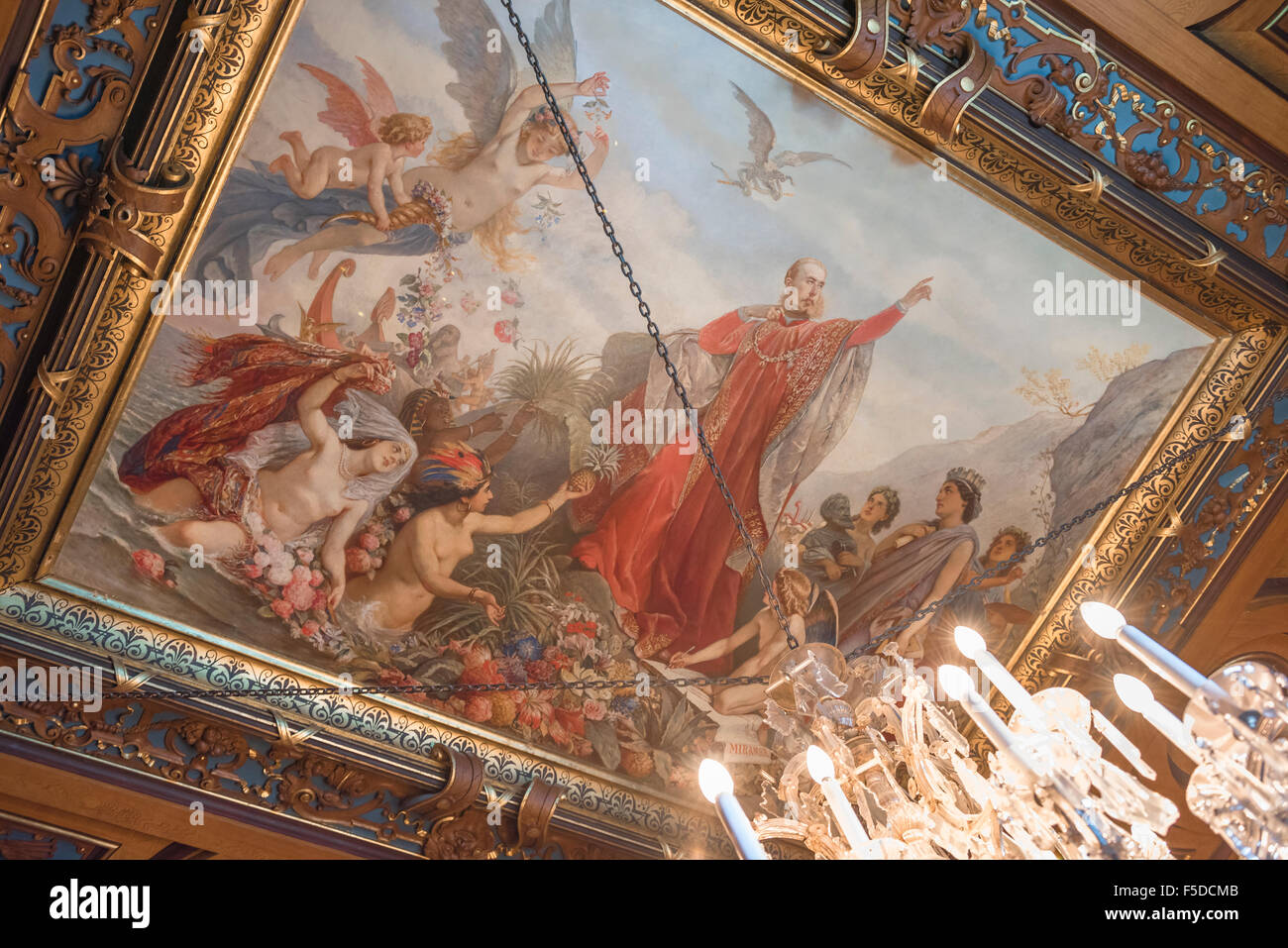 Schloss Miramare Triest, Malerei an der Decke des grand Salon Habsburg Erzherzog Ferdinand Maximilian Darstellung. Stockfoto Schloss Miramare Triest, Malerei an der Decke des grand Salon Habsburg Erzherzog Ferdinand Maximilian Darstellung. Stockfoto