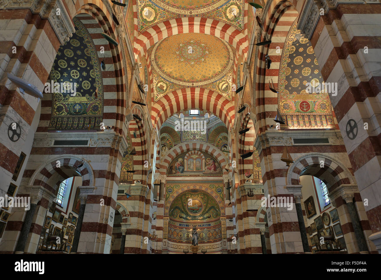 Notre-Dame De La Garde in Marseille, Frankreich, Europa Stockfoto