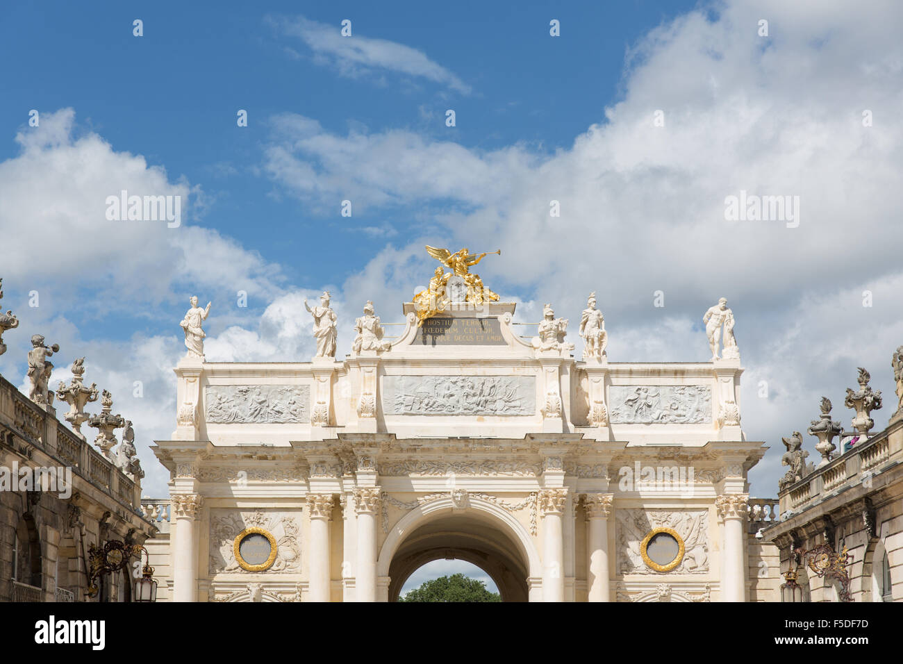 Triumphbogen Arc Héré, Place Stanislas in Nancy, Meurthe-et-Moselle, Lothringen, Frankreich Stockfoto