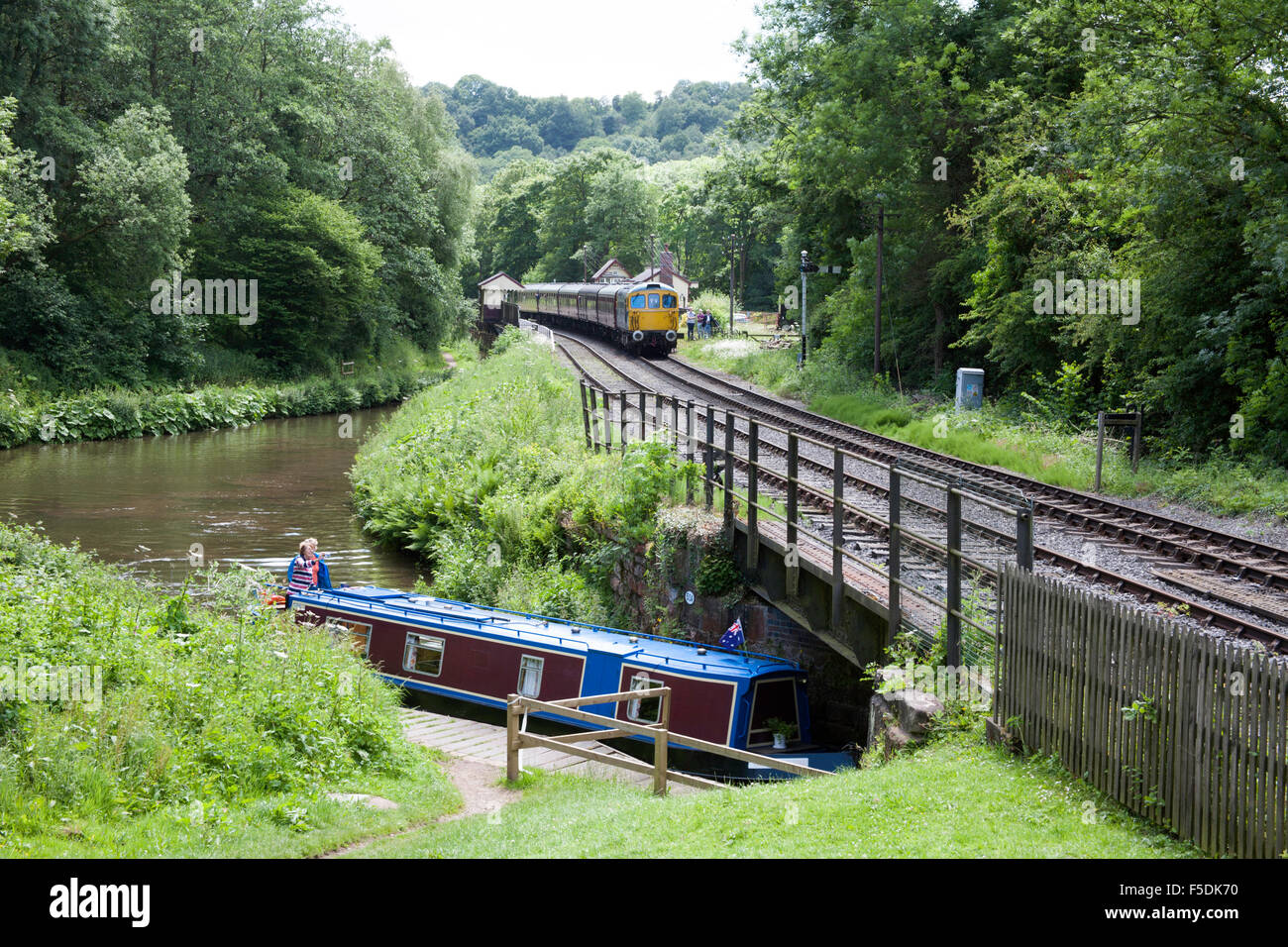 British Railways Klasse 33 Lokomotive Sophie an der Consall Station an