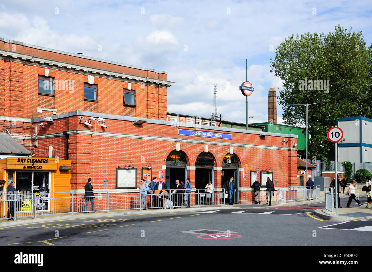Golders green bus station golders Fotos und Bildmaterial in hoher Auflösung Alamy
