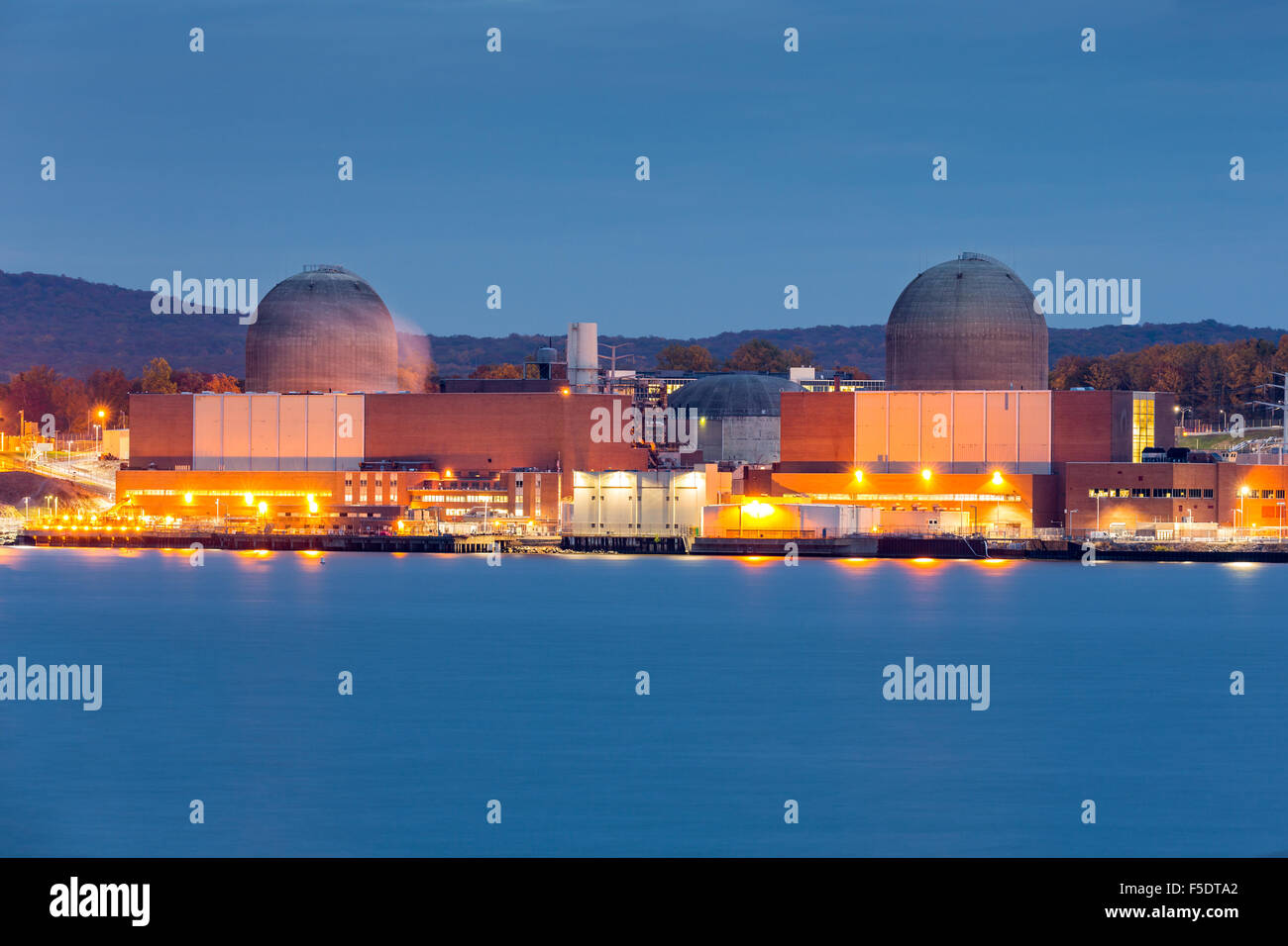 Atomkraftwerk auf dem Hudson River, nördlich von New York City Stockfoto