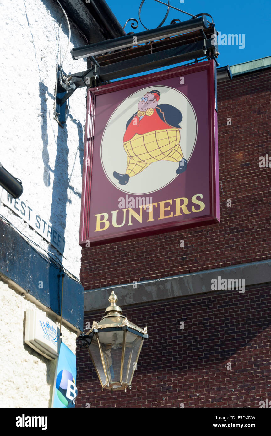 Das Bunters Inn Zeichen, Weststraße, Sittingbourne, Kent, England, Vereinigtes Königreich Stockfoto