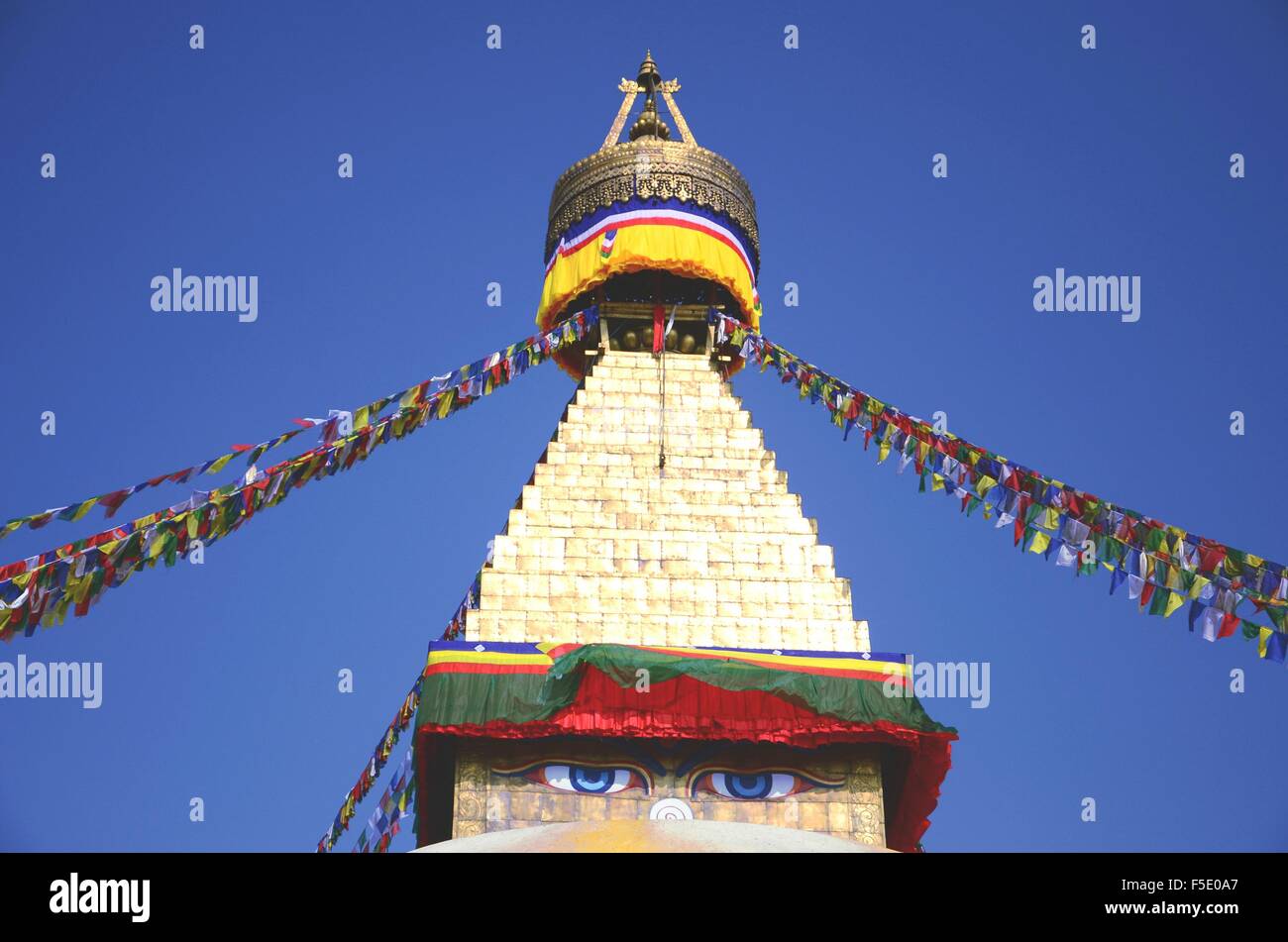 Foto von Boudhanath Stupa im Zentrum von Kathmandu, Buddhismus Ort Stockfoto