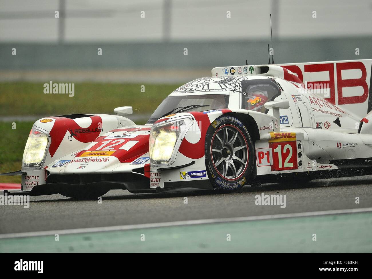 1. November 2015 - Shanghai, Volksrepublik China - N - 12 REBELLION RACING Schweiz. R-eine Rebellion - AER. Reifen Michelin, Fahrer NICOLAS PROST (FRA), MATHIAS BECHE (CHE). LE-MANS-PROTOTYPEN 1. Während den 6 Stunden von Shanghai in Shanghai International Circuit. © Marcio Machado/ZUMA Draht/Alamy Live-Nachrichten Stockfoto