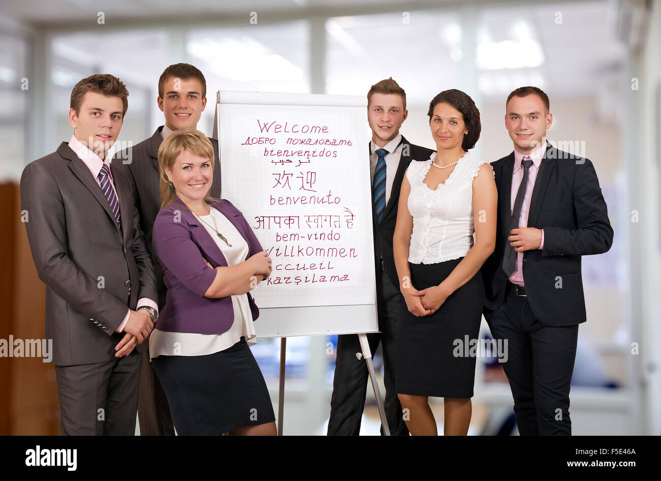 Sechs Unternehmen Beraterteam begrüßt die Teilnehmer der Konferenz Stockfoto