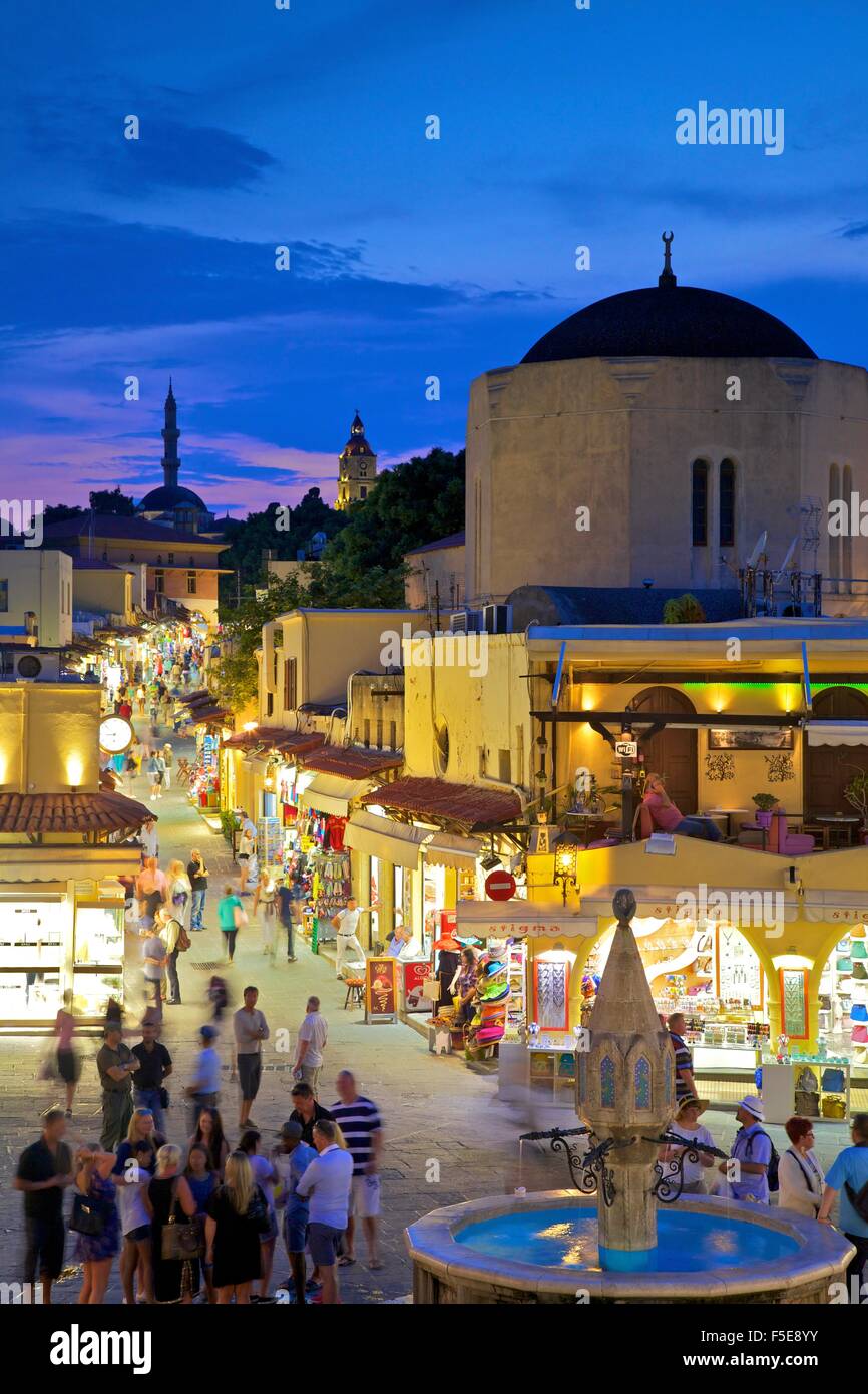 Hippokrates Square und Sokratous Straße, Rhodos, Dodekanes, griechische Inseln, Griechenland, Europa Stockfoto