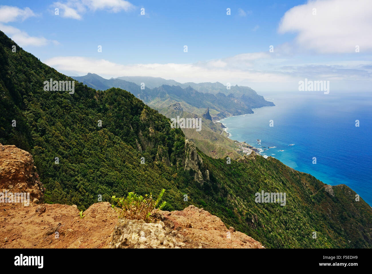 Anaga-Gebirge und Costa Adeje, Teneriffa, Kanarische Inseln, Spanien, Atlantik, Europa Stockfoto