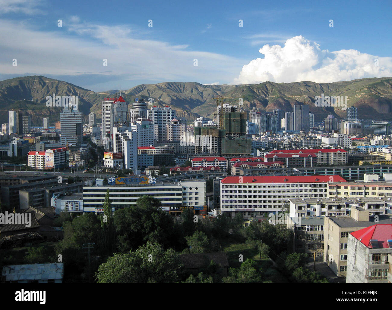 Skyline in xining Fotos und Bildmaterial in hoher Auflösung Alamy