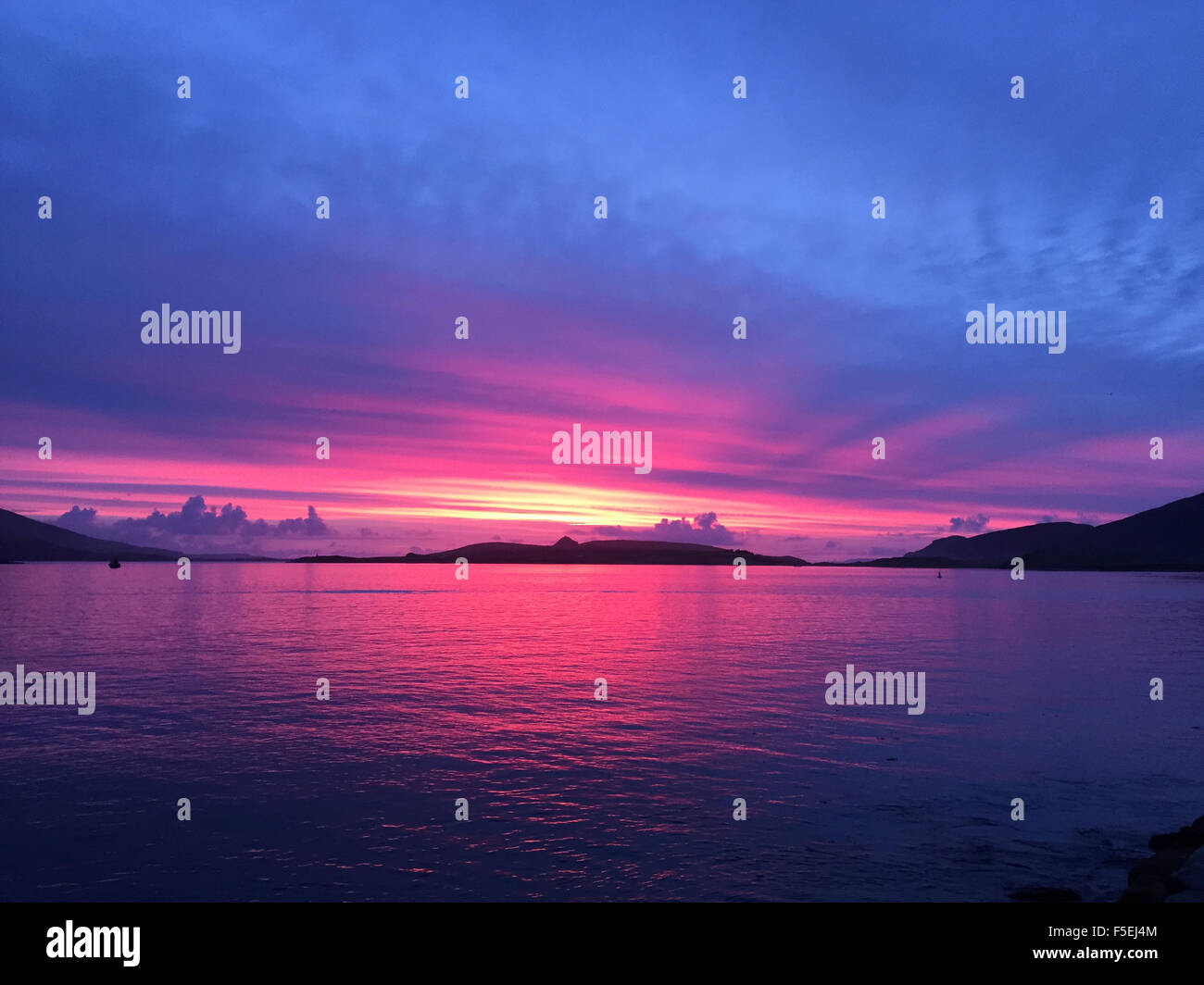 Lila Sonnenuntergang, Valentia Island, County Kerry, Irland Stockfoto