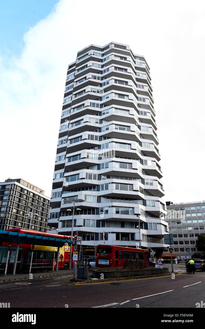 Eine Croydon ist ein Wolkenkratzer in Croydon, London, neben dem Bahnhof East Croydon. Es wurde von Richard Seifert & Partner Das 1970 erbaute s ausgelegt Stockfoto