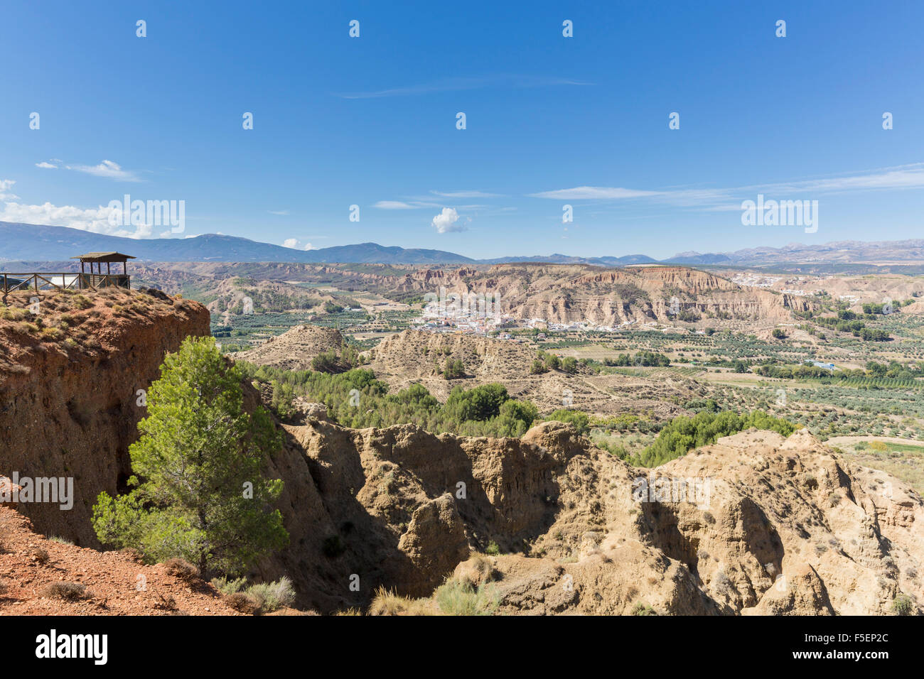 Blick vom Mirador der Schlucht außerhalb Guadix, Andalusien, Spanien-Landschaft Stockfoto