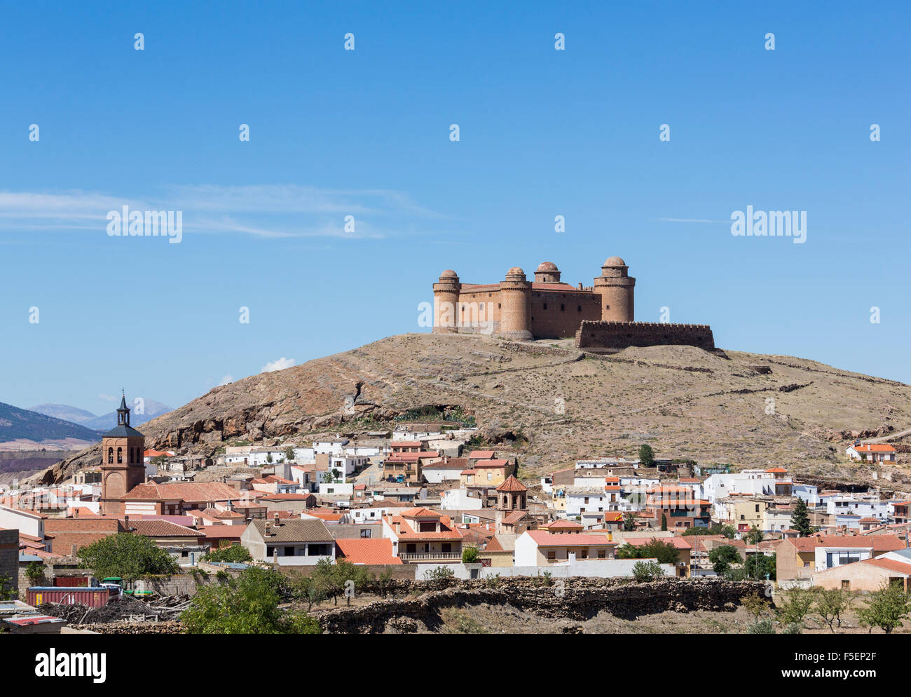 Hilltop Burg Castillo De La Calahorra über La Calahorra Stadt, Andalusien, Spanien Stockfoto