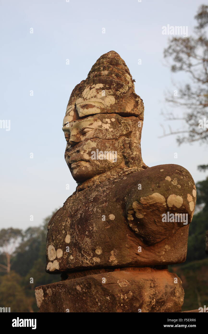 Porträts von Steinstatuen in Angkor Wat Stockfoto