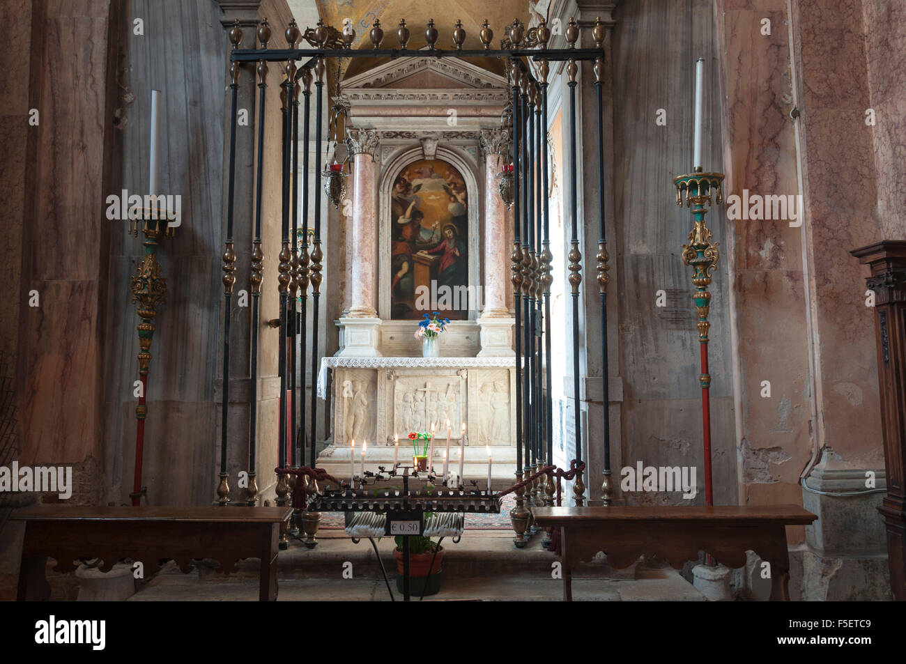 Chiesa dei Santi Gervasio e Protasio, Venedig, Italien. Vulgo San Trovaso. Inneren Altar Kunst Stockfoto
