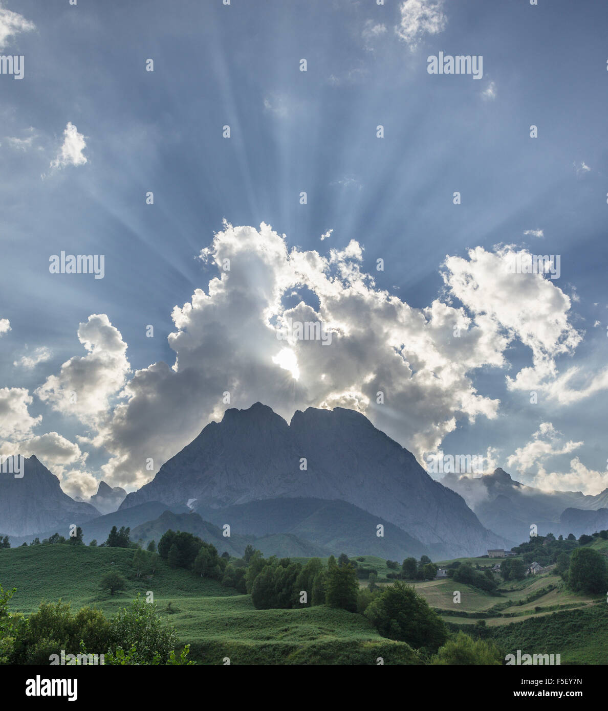 Hohe Pyrenäen, Abendlicht, Lescun, Aquitaine, Frankreich Stockfoto