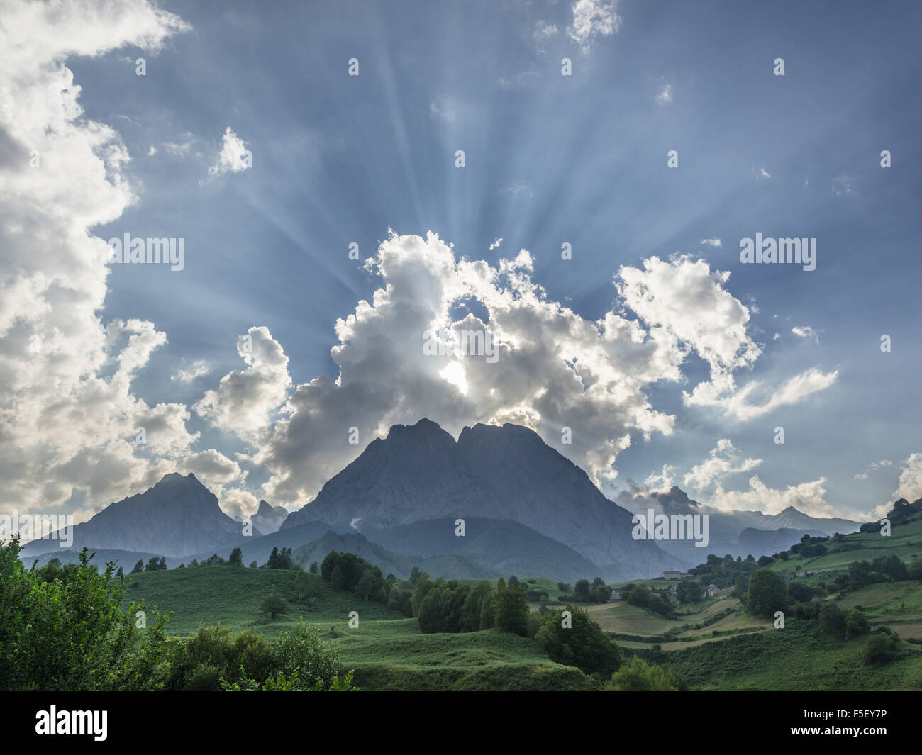 Hohen Pyrenäen, Campingplatz, Abendlicht, Lescun, Aquitaine, Frankreich Stockfoto