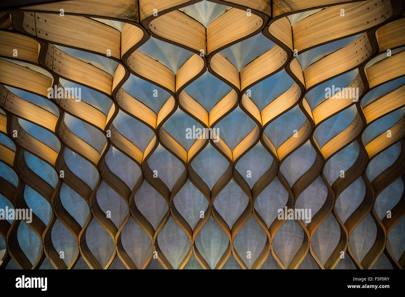 Kurvenreiche Holzpavillon in Chicagos Lincoln Park Zoo Stockfoto