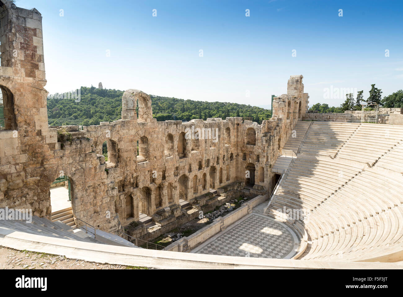 Das Odeon des Herodes Atticus am südwestlichen Hang der Akropolis von Athen in Griechenland Stockfoto