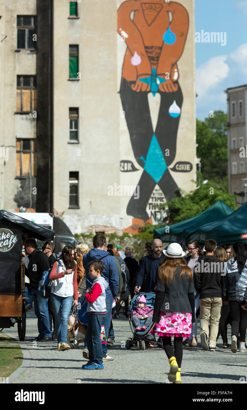 Wroclaw, Polen, Menschen Flanieren auf der Insel Slodowa an der Oder Stockfoto