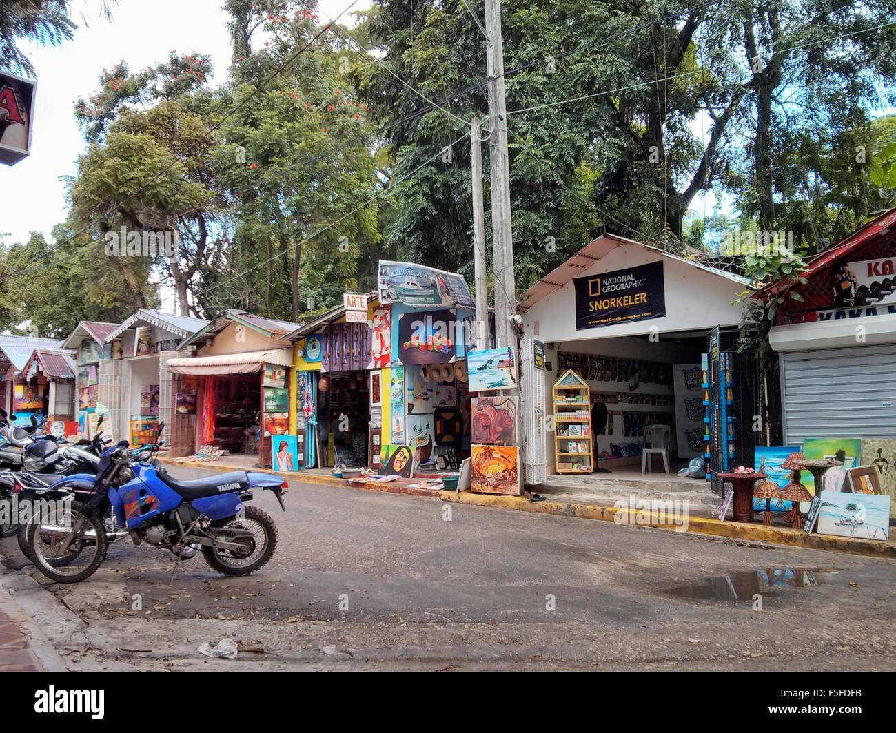 Hütten auf dem Weg zum Strand von Sosua, Dominikanische Republik Stockfoto