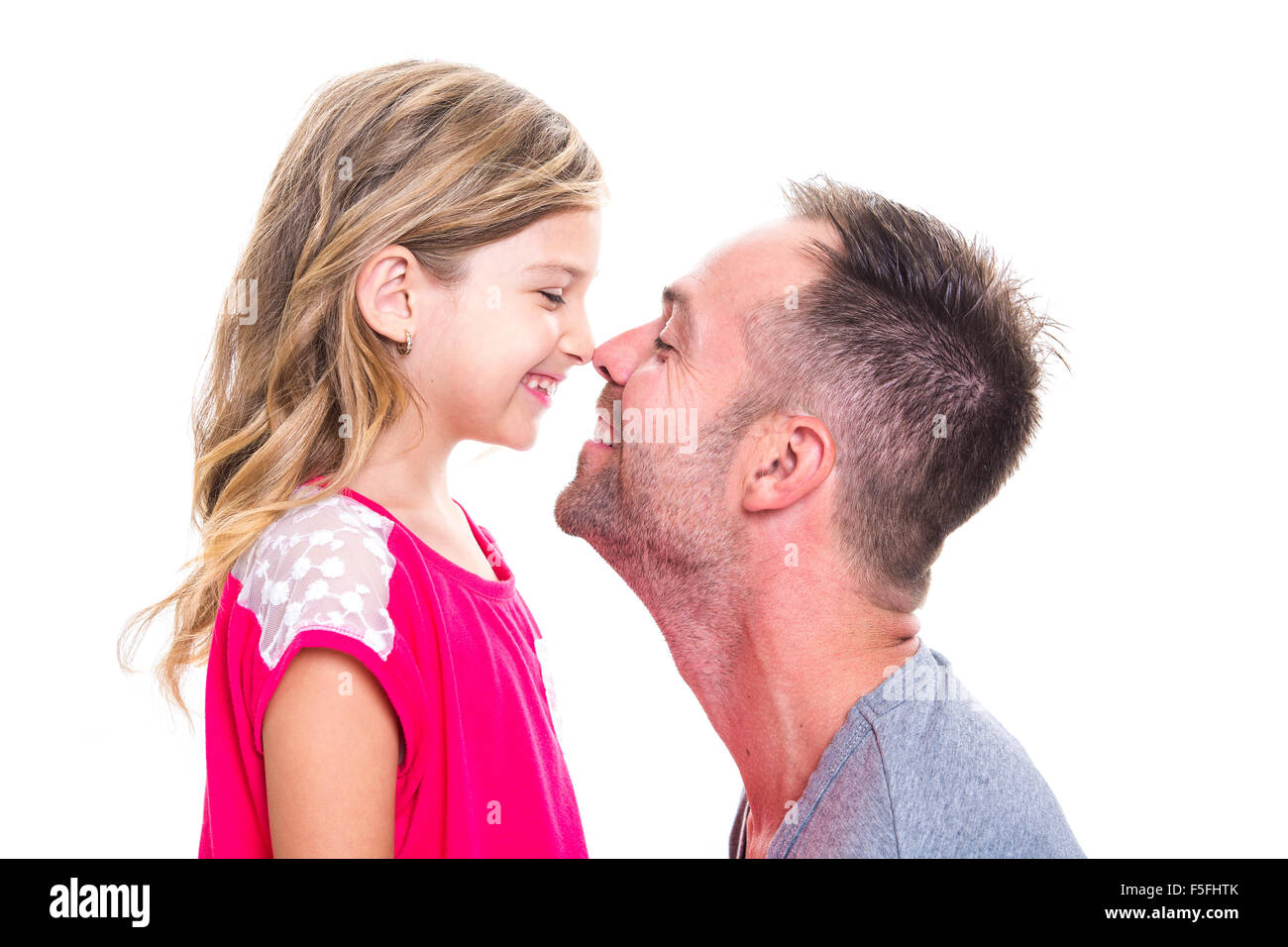 Vater Tochter, isoliert auf weiss Stockfoto