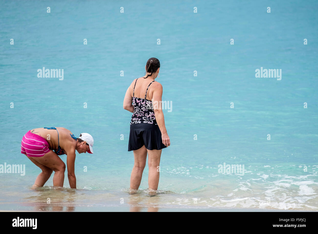 zwei kaukasischen Frauen genießen Sie die Karibik auf St. Croix, Amerikanische Jungferninseln, U.S.V.I, USVI. Stockfoto