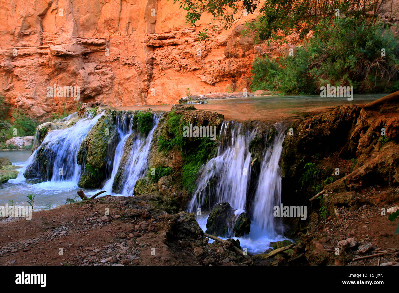 Majestätische Wasserfälle in Havasu die Havasupai Indian Reservation des Grand Canyon in Arizona, USA Stockfoto