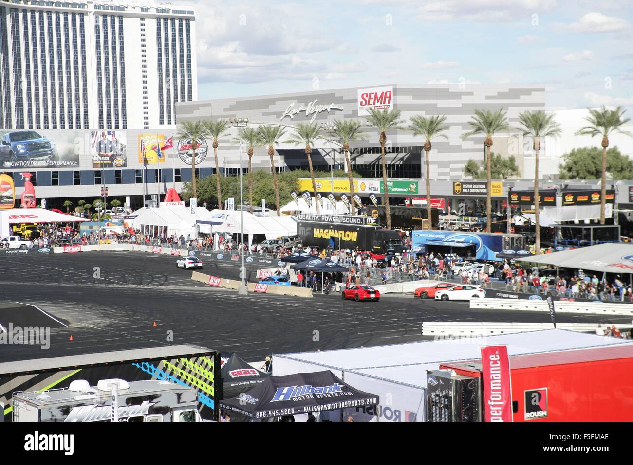 Las Vegas, NV, USA. 3. November 2015. Atmosphäre in Anwesenheit für die 2015 SEMA Show - di, Las Vegas Convention Center, Las Vegas, NV 3. November 2015. Bildnachweis: James Atoa/Everett Collection/Alamy Live-Nachrichten Stockfoto