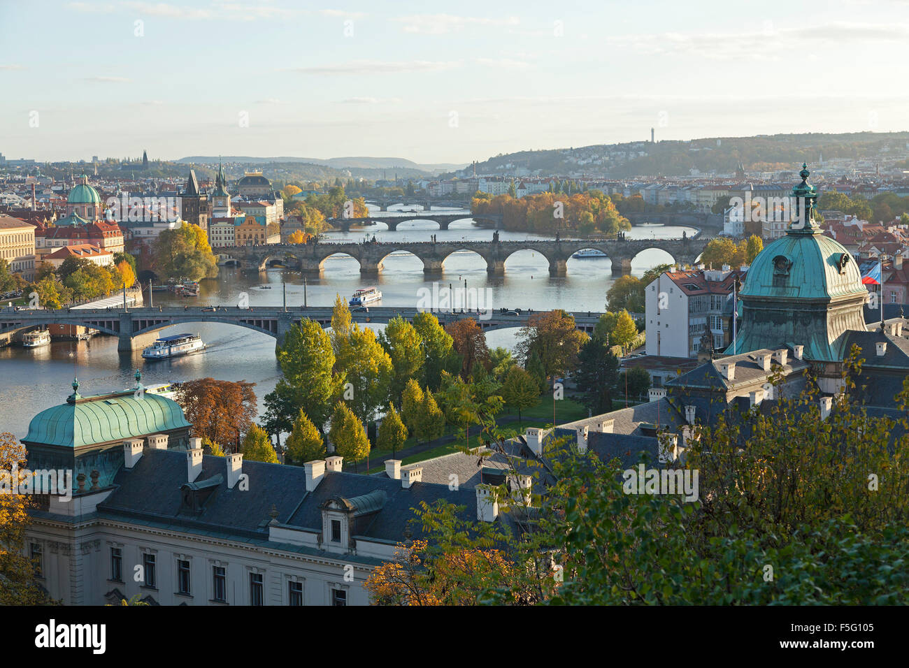 Brücken über die Moldau, aus Berg Letná, Prag, Tschechische Republik Stockfoto