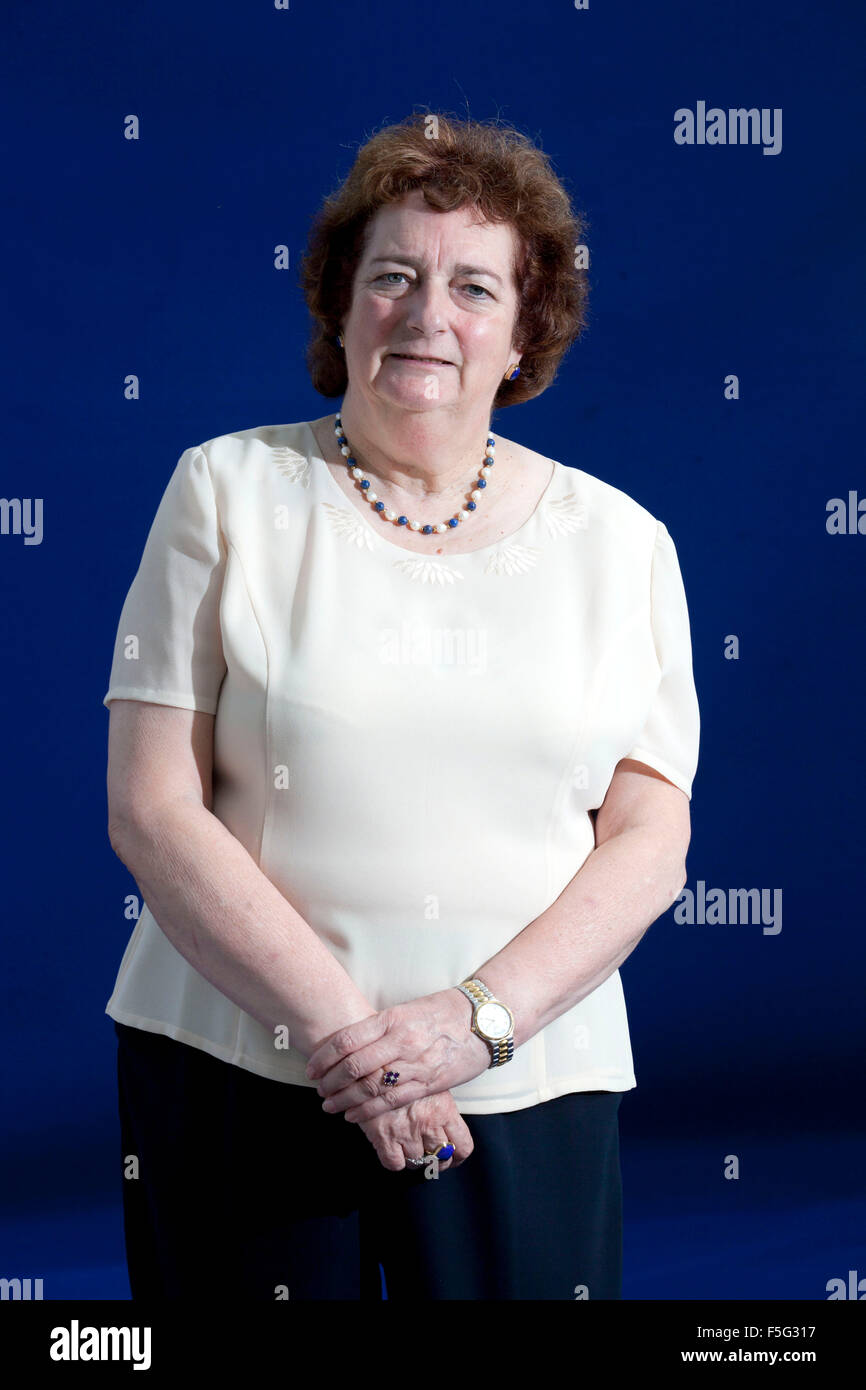 Ein Porträt von Lindsey Davis während das Edinburgh International Book Festival 2012 in Charlotte Square Gardens Pic von Pako Mera Stockfoto