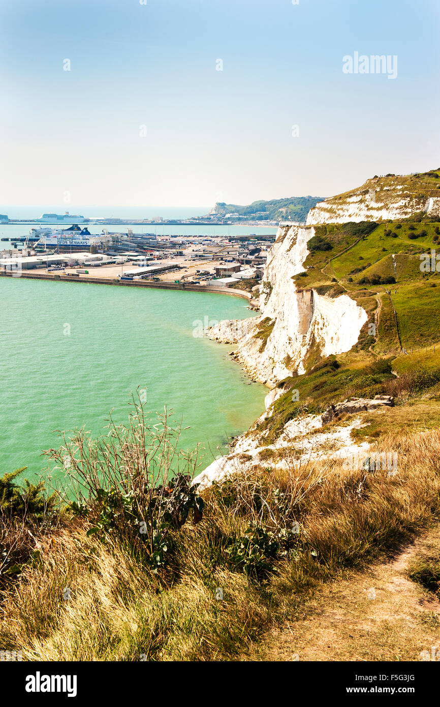 White Cliffs of Dover an einem klaren sonnigen Tag Stockfoto