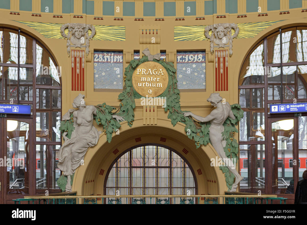 Jugendstil-Saal, Hauptbahnhof, Prag, Tschechische Republik Stockfoto