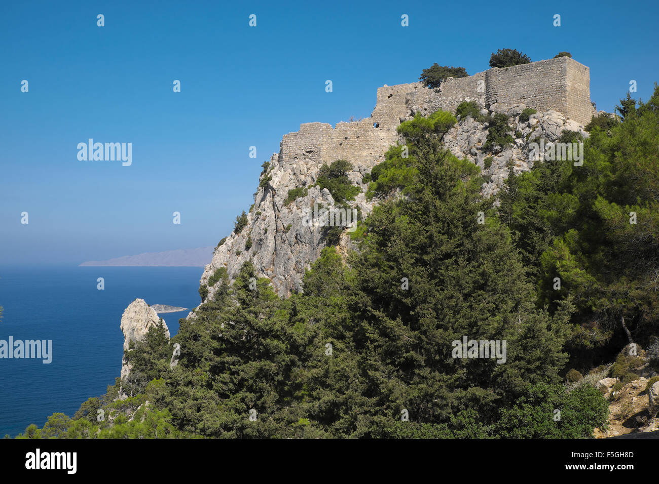 Ruinen der Burg von Monolithos, Rhodos, Dodekanes, Griechenland Stockfoto