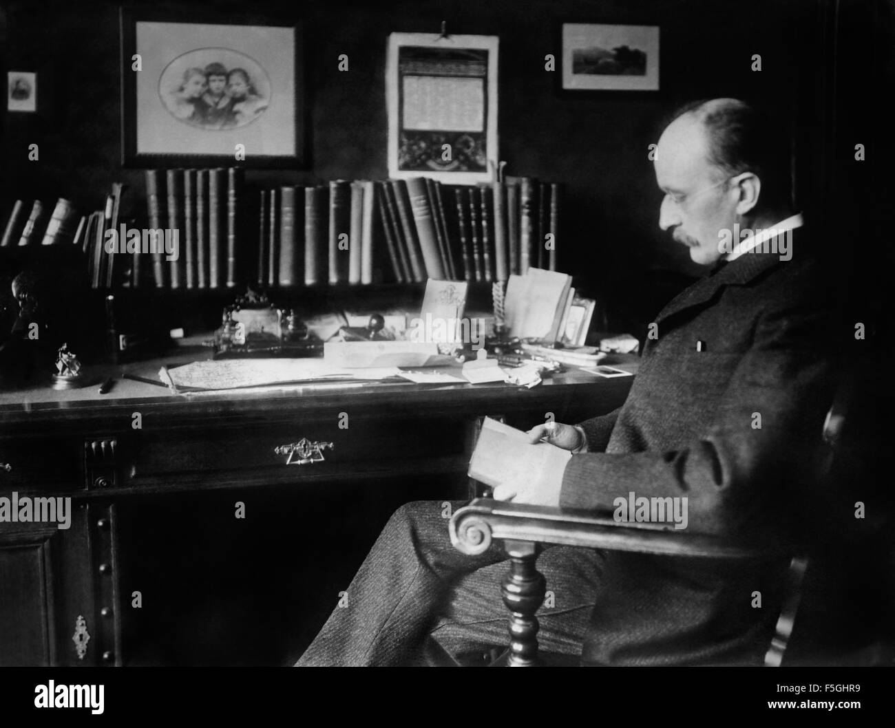 Max Planck (1858-1947), deutscher theoretischer Physiker, war der Begründer der Quantentheorie, wofür er den Nobelpreis für Physik 1918 gewann. Stockfoto