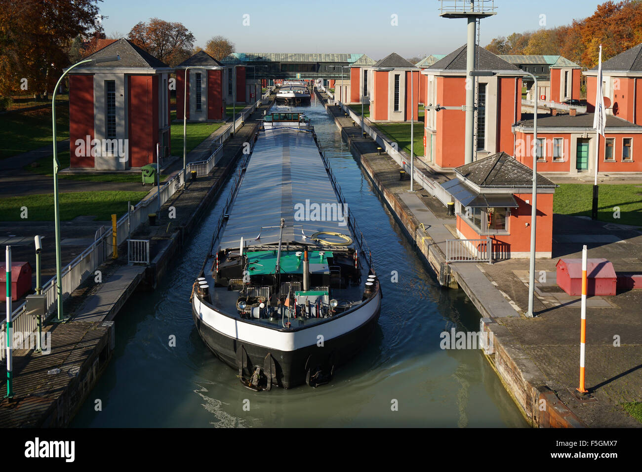 Kanalschleuse in Hannover Deutschland Stockfoto