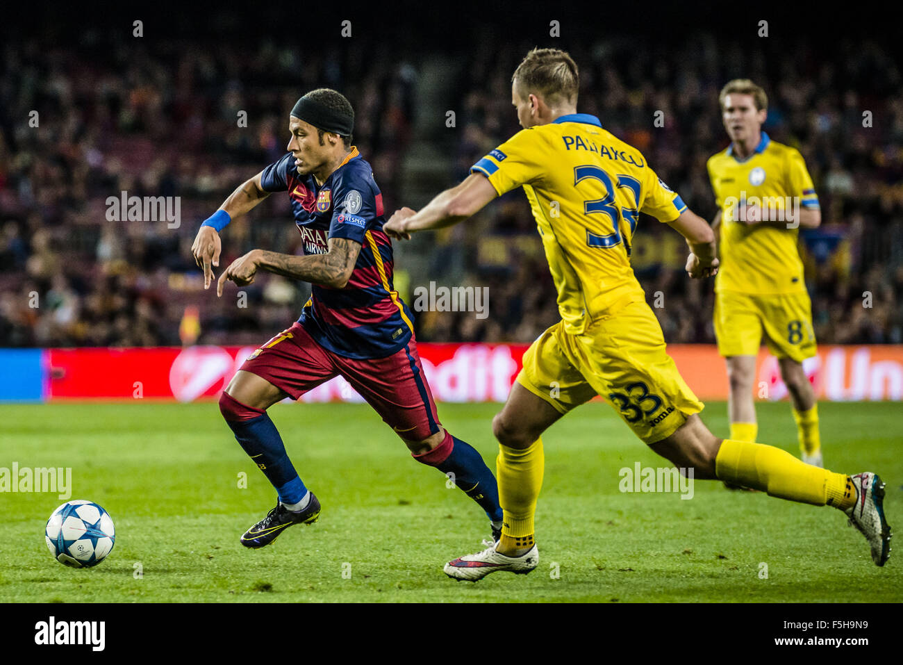 Barcelona, Katalonien, Spanien. 4. November 2015. FC Barcelona nach vorne NEYMAR JR. in Aktion gegen den FC BATE Borisov in der Champions League Spiel zwischen FC Barcelona und FC BATE Borisov im Camp Nou Stadion in Barcelona © Matthias Oesterle/ZUMA Draht/Alamy Live News Stockfoto