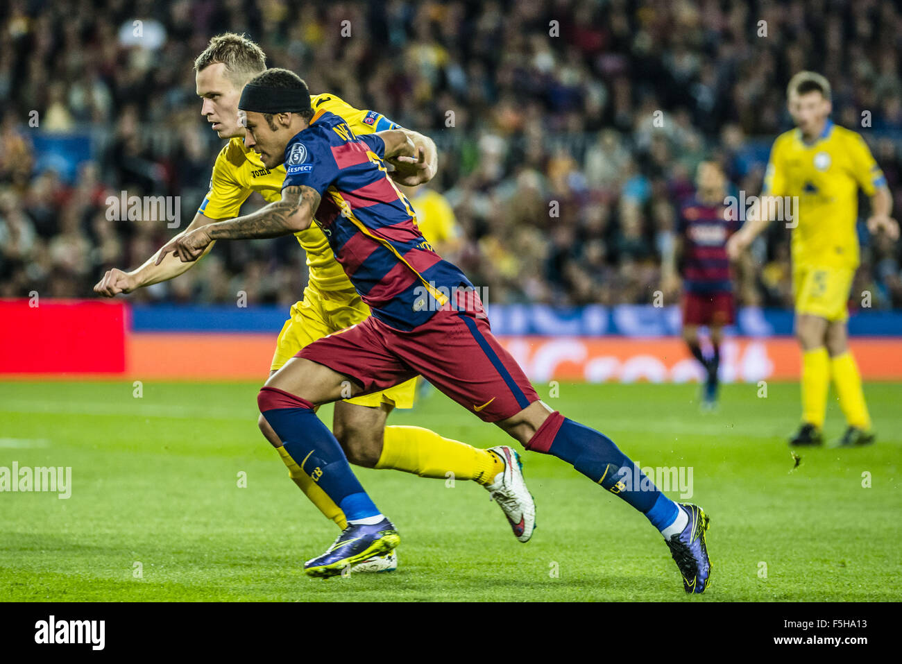 Barcelona, Katalonien, Spanien. 4. November 2015. FC Barcelona nach vorne NEYMAR JR. in Aktion gegen den FC BATE Borisov in der Champions League Spiel zwischen FC Barcelona und FC BATE Borisov im Camp Nou Stadion in Barcelona © Matthias Oesterle/ZUMA Draht/Alamy Live News Stockfoto