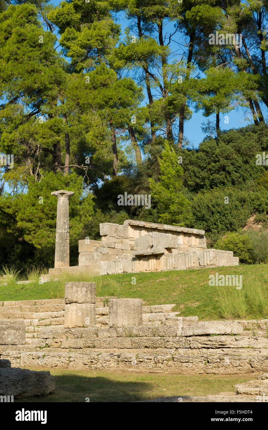 Antike Tempel der Göttin Hera und Altar des Gottes Zeus in Olimpia archäologische Stätte in Griechenland. Hier die Aufhellung der Olympi Stockfoto
