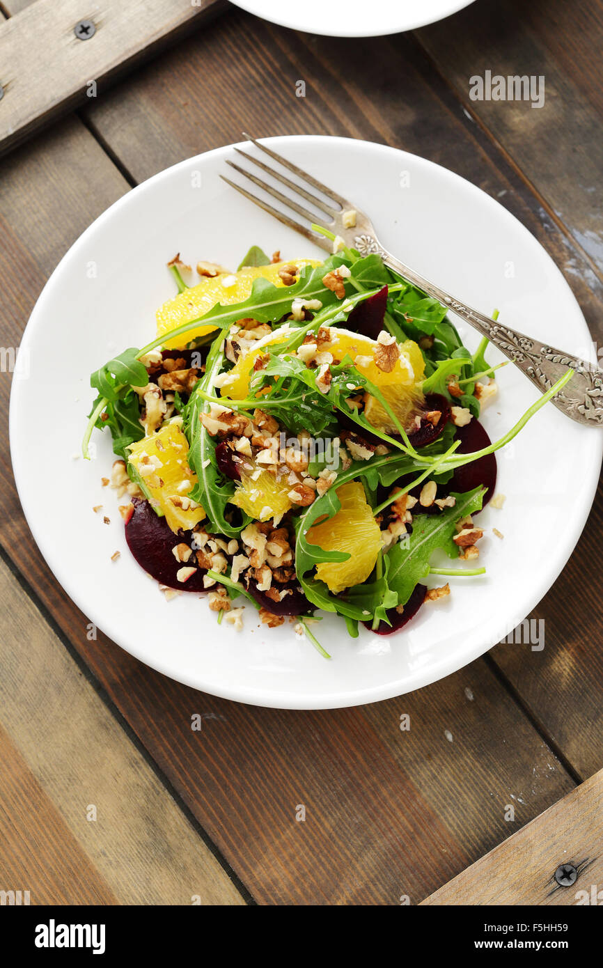 Wintersalat mit Rüben und Zitrusfrüchte, Essen top Stockfoto